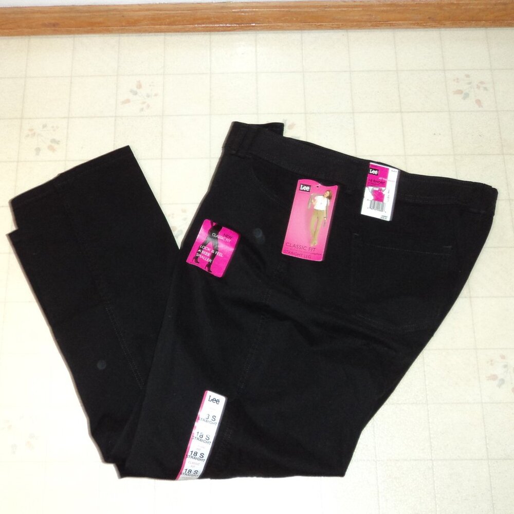 NWT Lee Women's 18 Short Black Jeans Pants Straight Leg Classic Fit Stretch